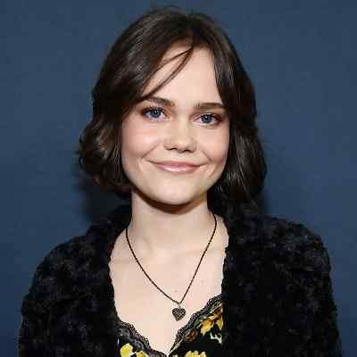 Oona Laurence Bio, Affair, Single, Net Worth, .